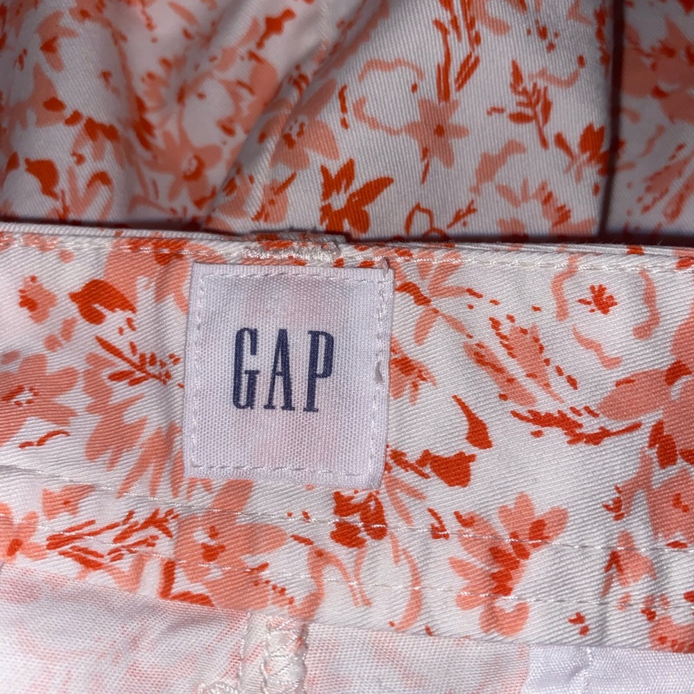 GAP Women's Floral Print Shorts - Orange and White. 0339 - Picture 2 of 4